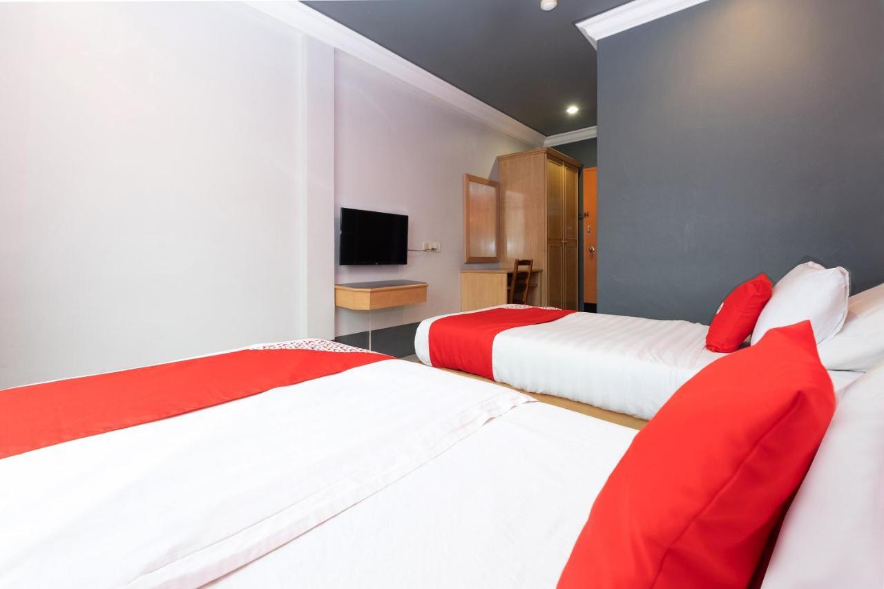 โอโย 90050 วี โฮเทล Hotel เตลุคอินทัน ภายนอก รูปภาพ