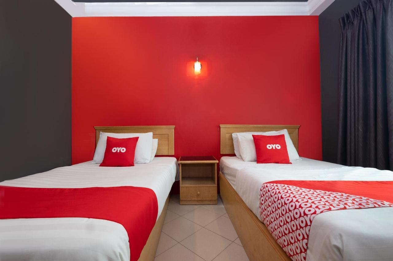 โอโย 90050 วี โฮเทล Hotel เตลุคอินทัน ภายนอก รูปภาพ